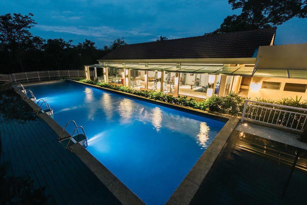 Botanica Mansion Balik Pulau Exterior foto